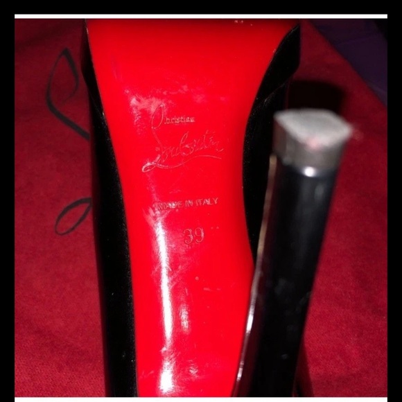 Authentic Christian Louboutin Glossy Black Heels with Red Soles - Picture 4 of 10
